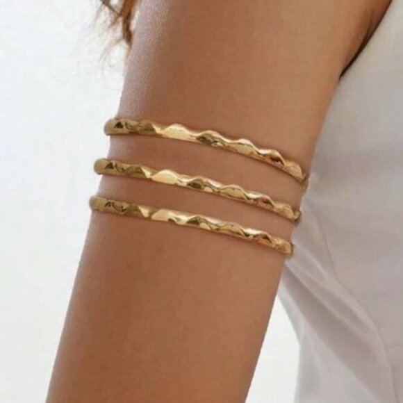 NWT, Gold Bangle Arm Cuff - Picture 1 of 1